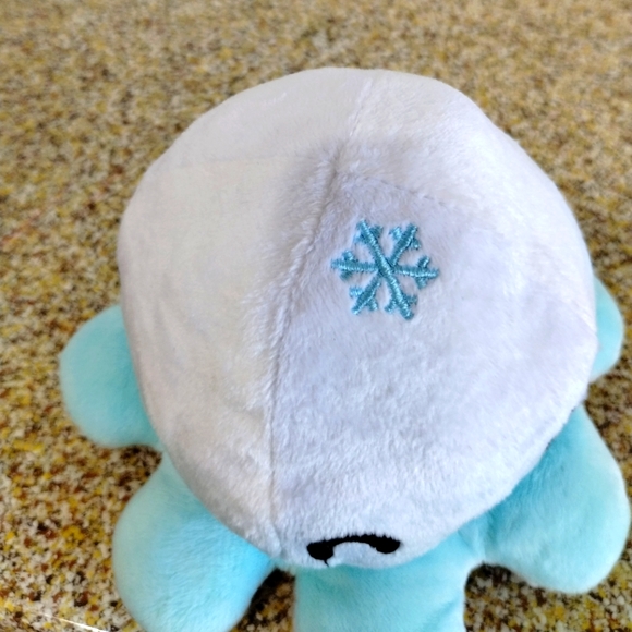 ∆TeeTurtle Reversible Plushies Black Gray Octopus Plushie Snowflake Cloud Fidget - Picture 11 of 17